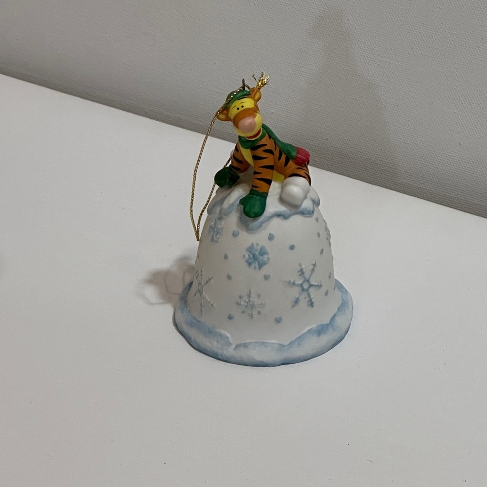 RARE! TIGGER DISNEY WINNIE THE POOH WINTER BELL